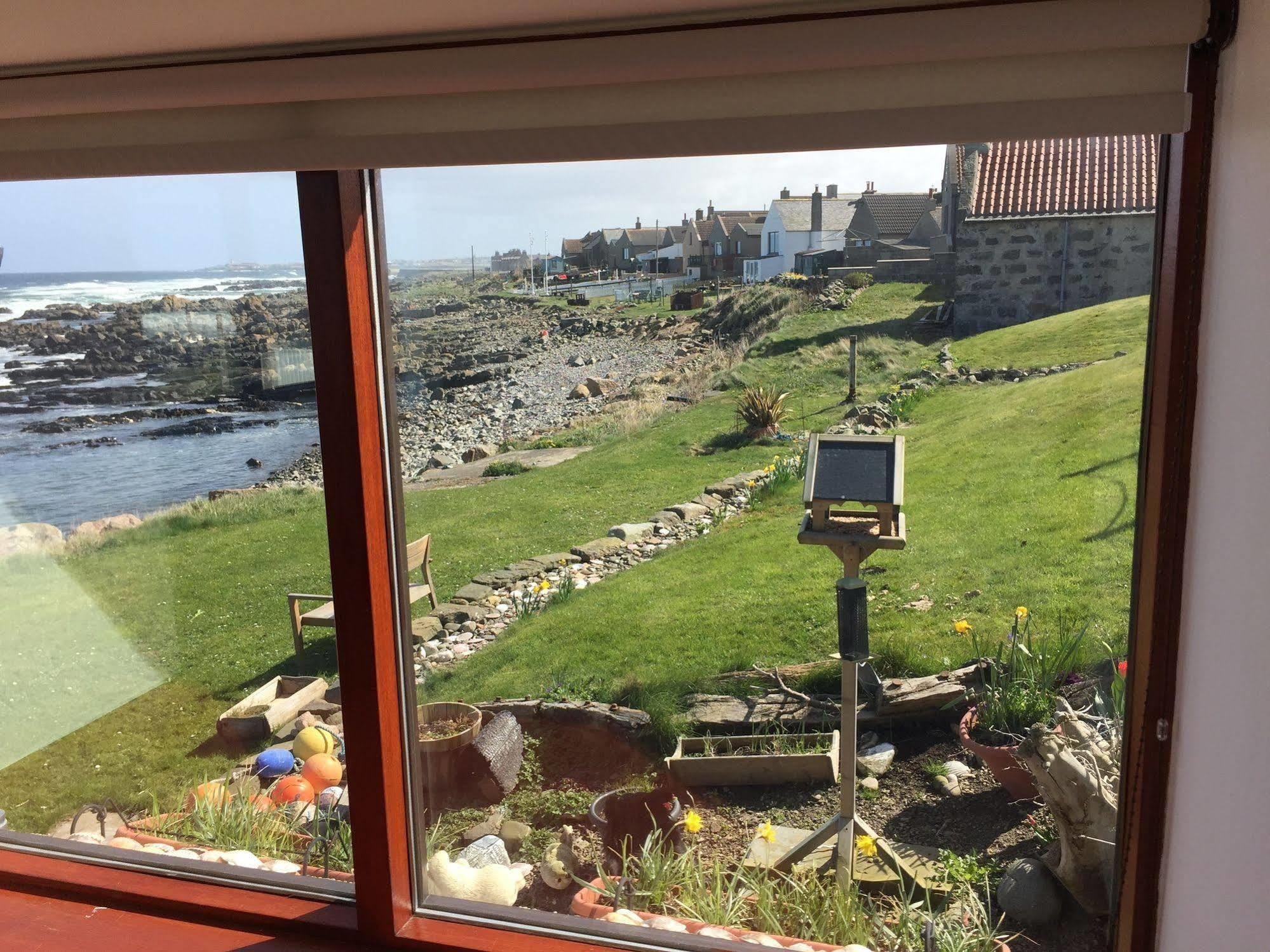 Pew With A View - Seafront Cottages Rosehearty Exterior foto