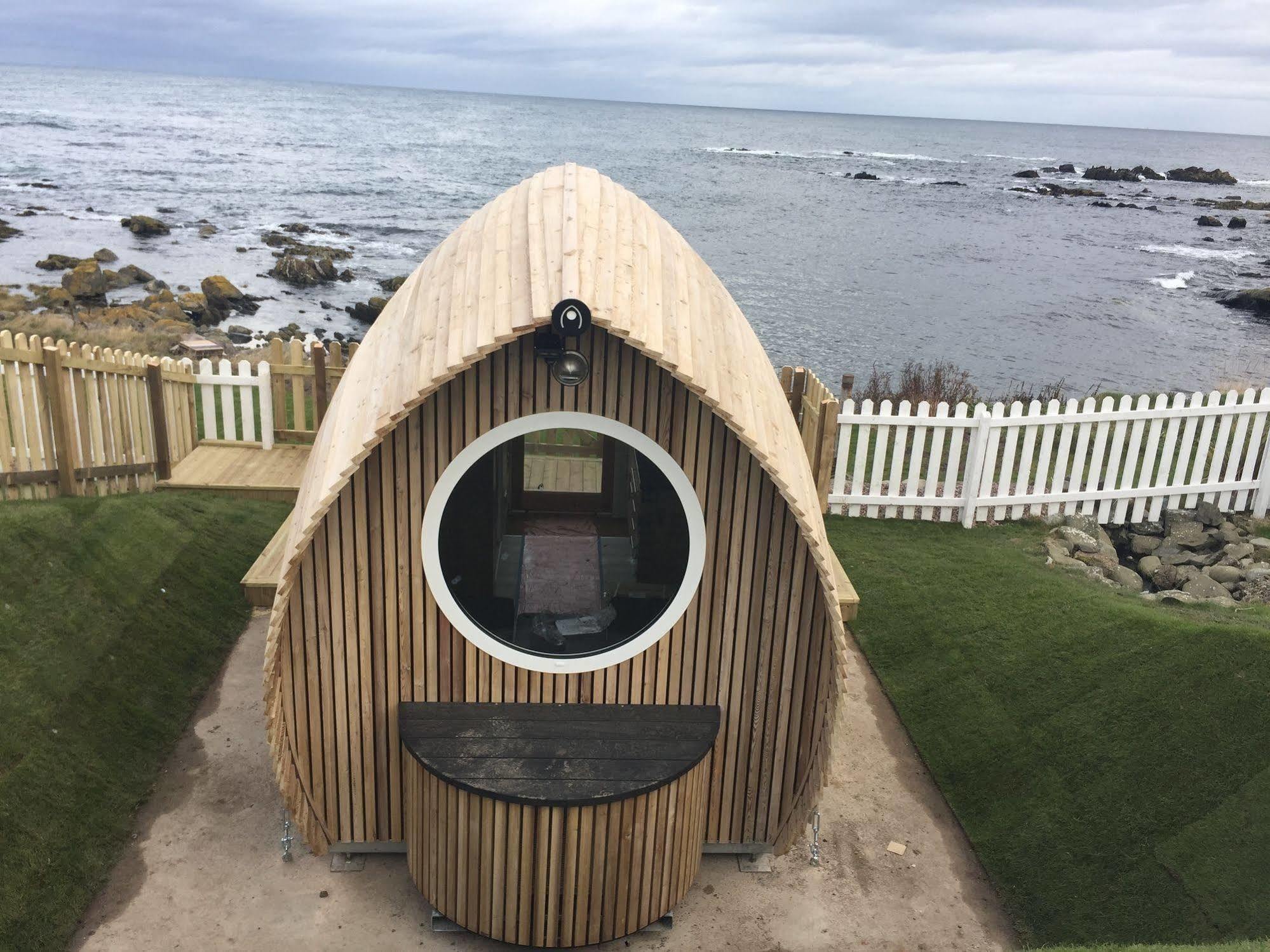 Pew With A View - Seafront Cottages Rosehearty Exterior foto